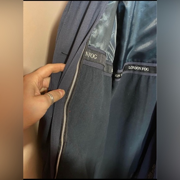 Ladies multi-season London Fog full length coat. - Picture 4 of 4